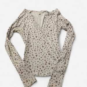 Floral V-Neck Long Sleeve Top